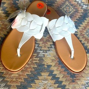 Nautica white flip flops